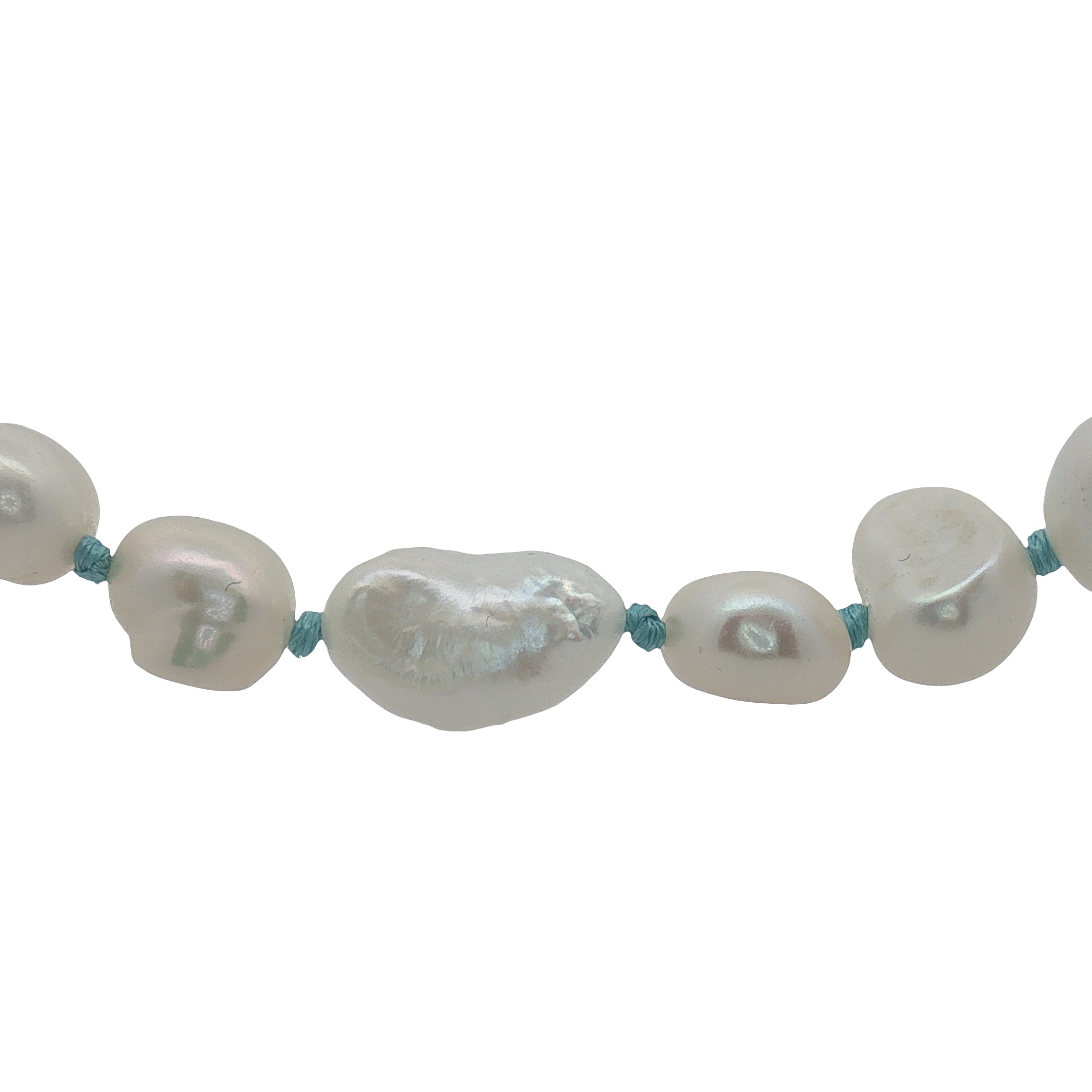 Collier doré perles de culture de différentes tailles avec noeuds turquoise 50 cm