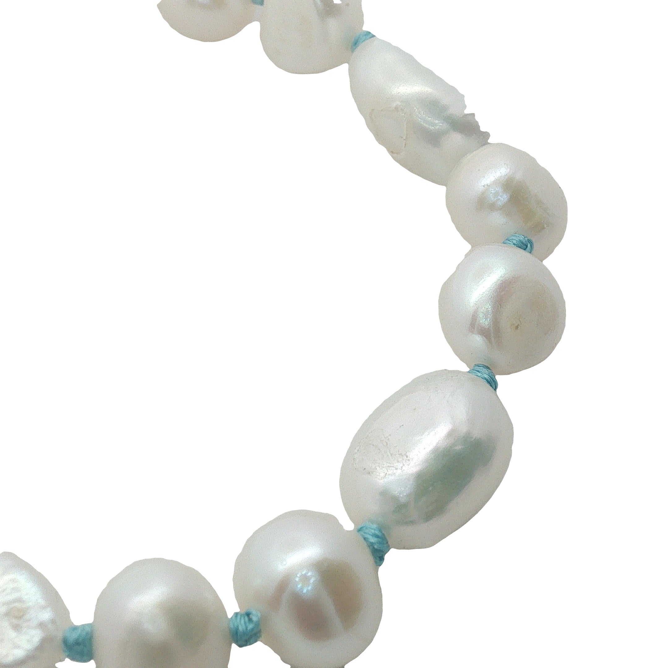 Collier doré perles de culture de différentes tailles avec noeuds turquoise 50 cm