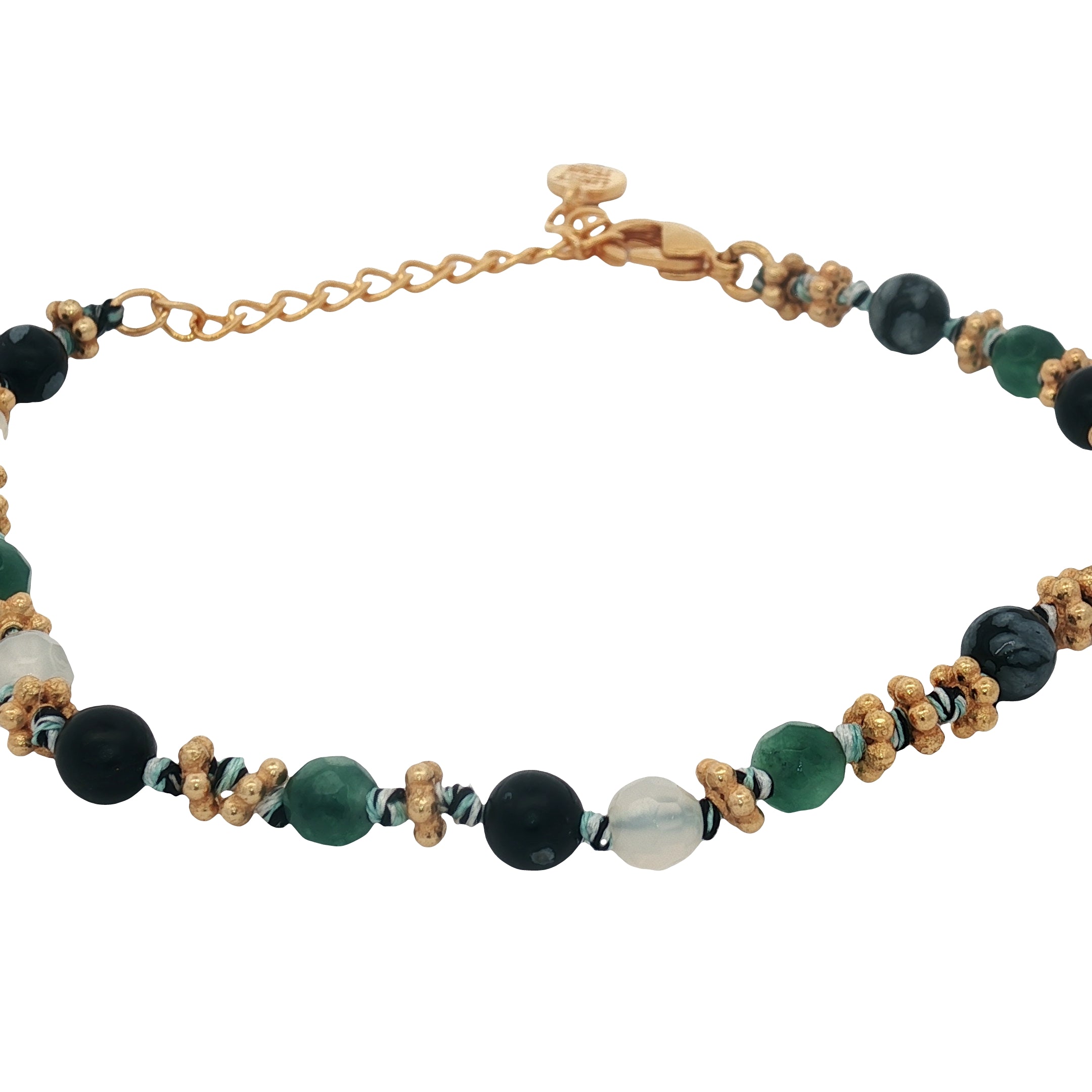 Bracelet doré mix perles fantaisie vertes, noires, blanches avec couronnes dorées