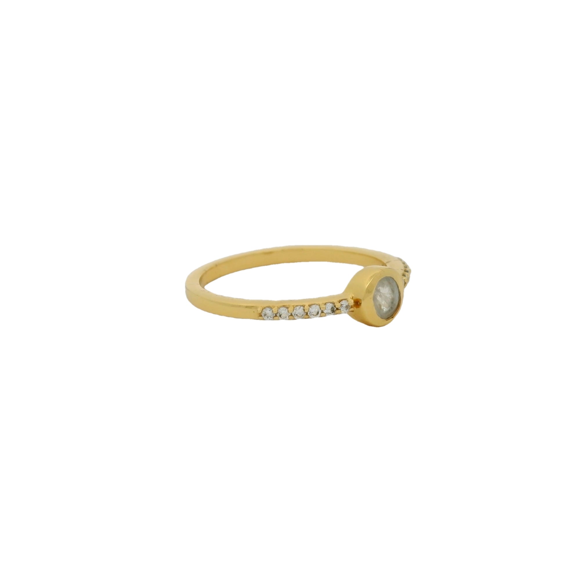 Bague dorée solitaire pierre de lune et zircons