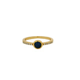 Bague dorée solitaire lapis lazulis avec zircons