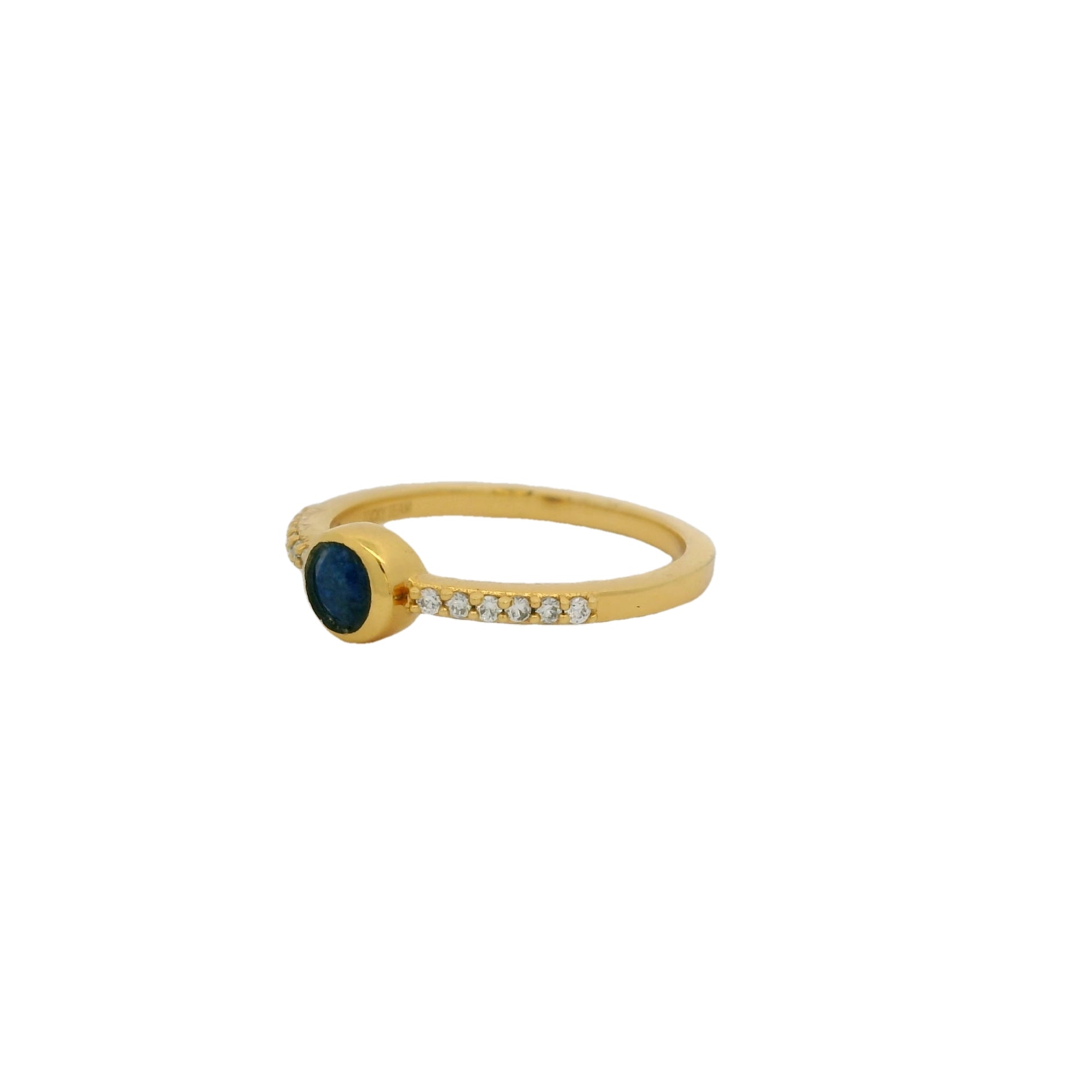 Bague dorée solitaire lapis lazulis avec zircons