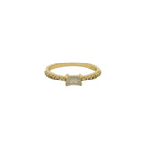 Bague dorée fine pierre carrée et zircons