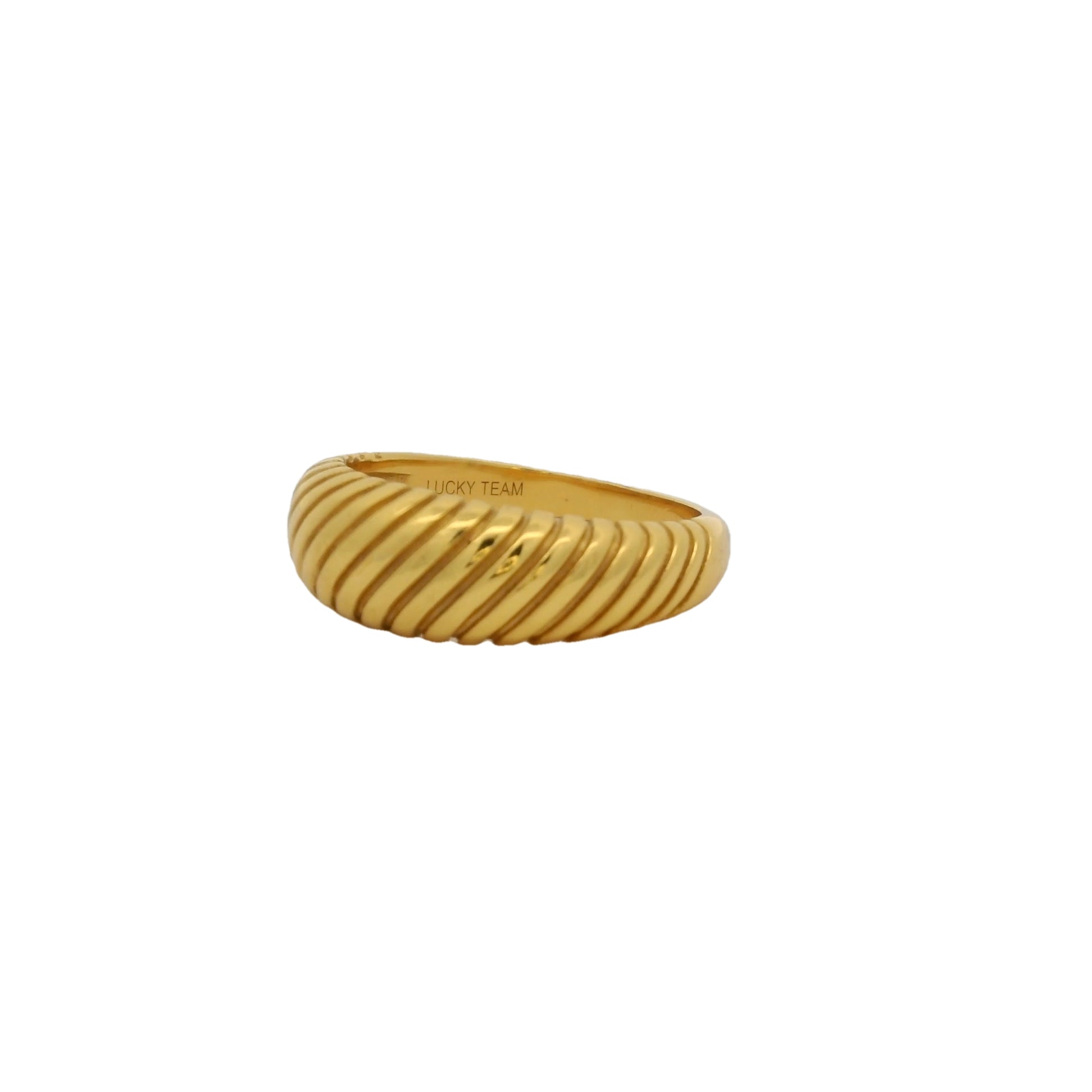 Bague dorée striée et bombée