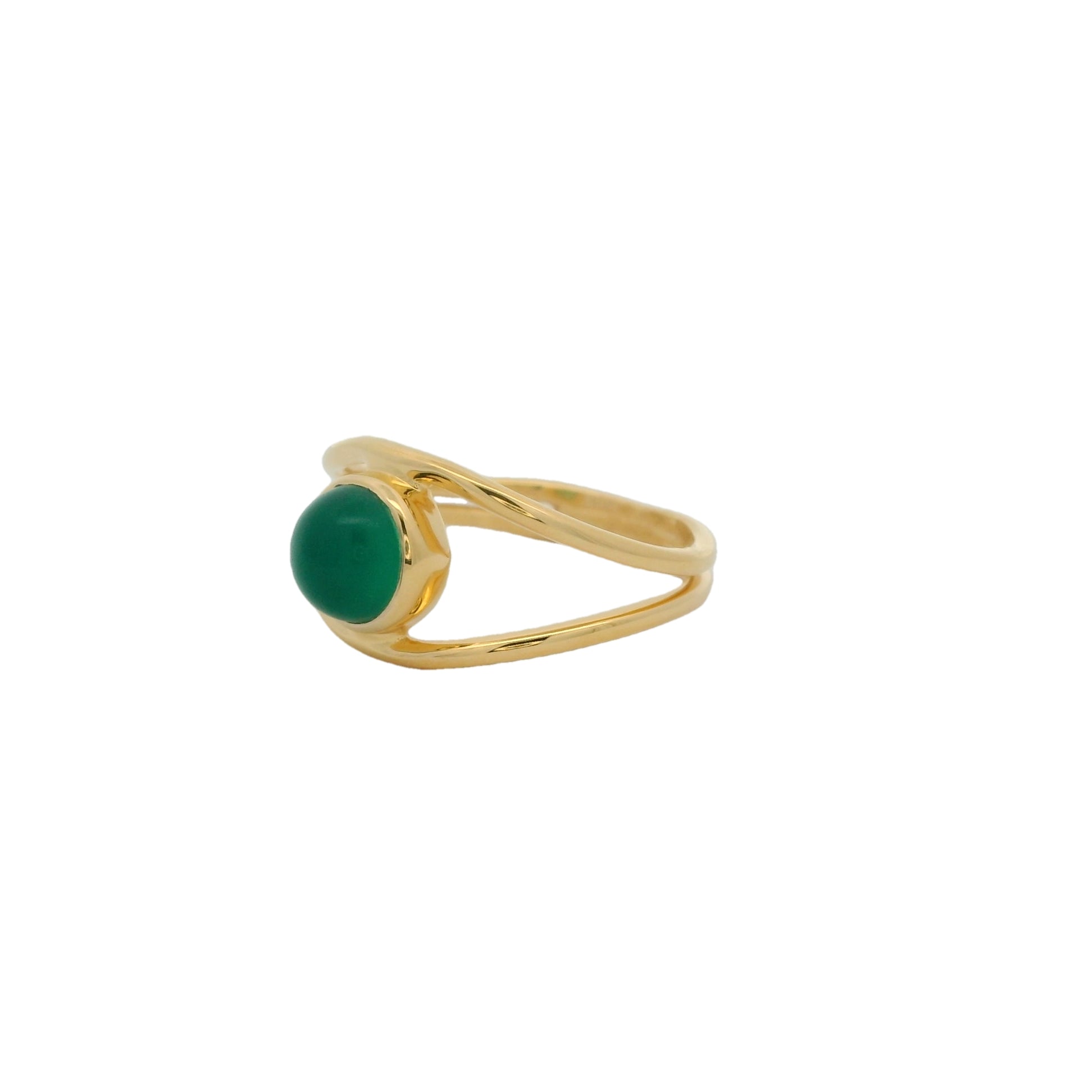 Bague dorée double anneau avec onyx verte cabochon