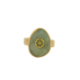 Bague dorée martelée et pierre facettée