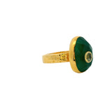 Bague dorée martelée et pierre facettée