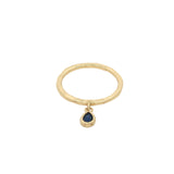 Bague dorée martelée avec goutte en lapis lazulis
