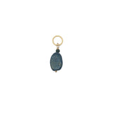 Charms doré lapis lazuli et petite spinelle noire