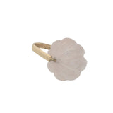 Charms doré fleur taillée dans du quartz rose avec étrier