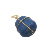 Charms doré lapis lazuli entouré d'un fil doré