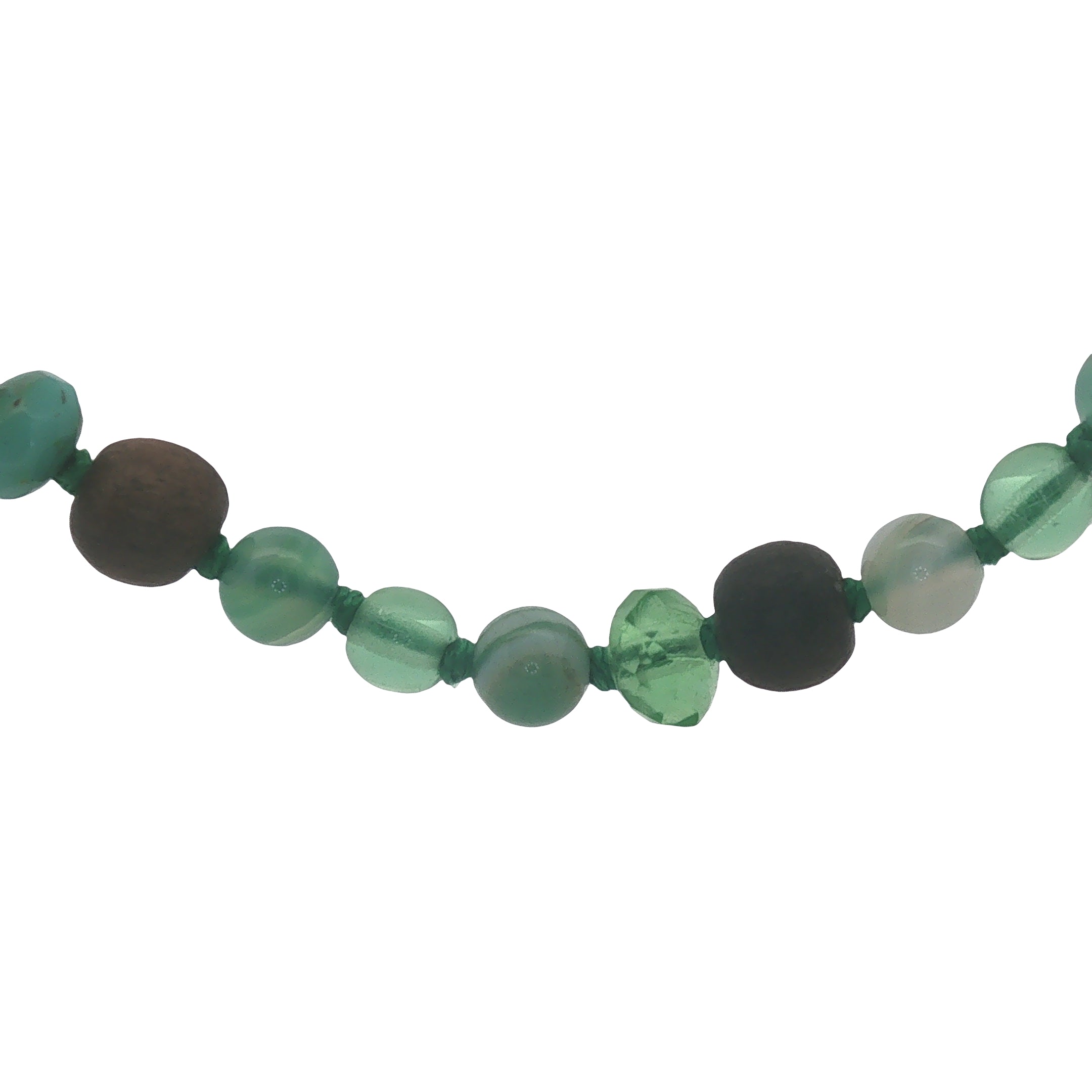 Collier doré perles vertes et en bois avec noeuds verts 75 cm