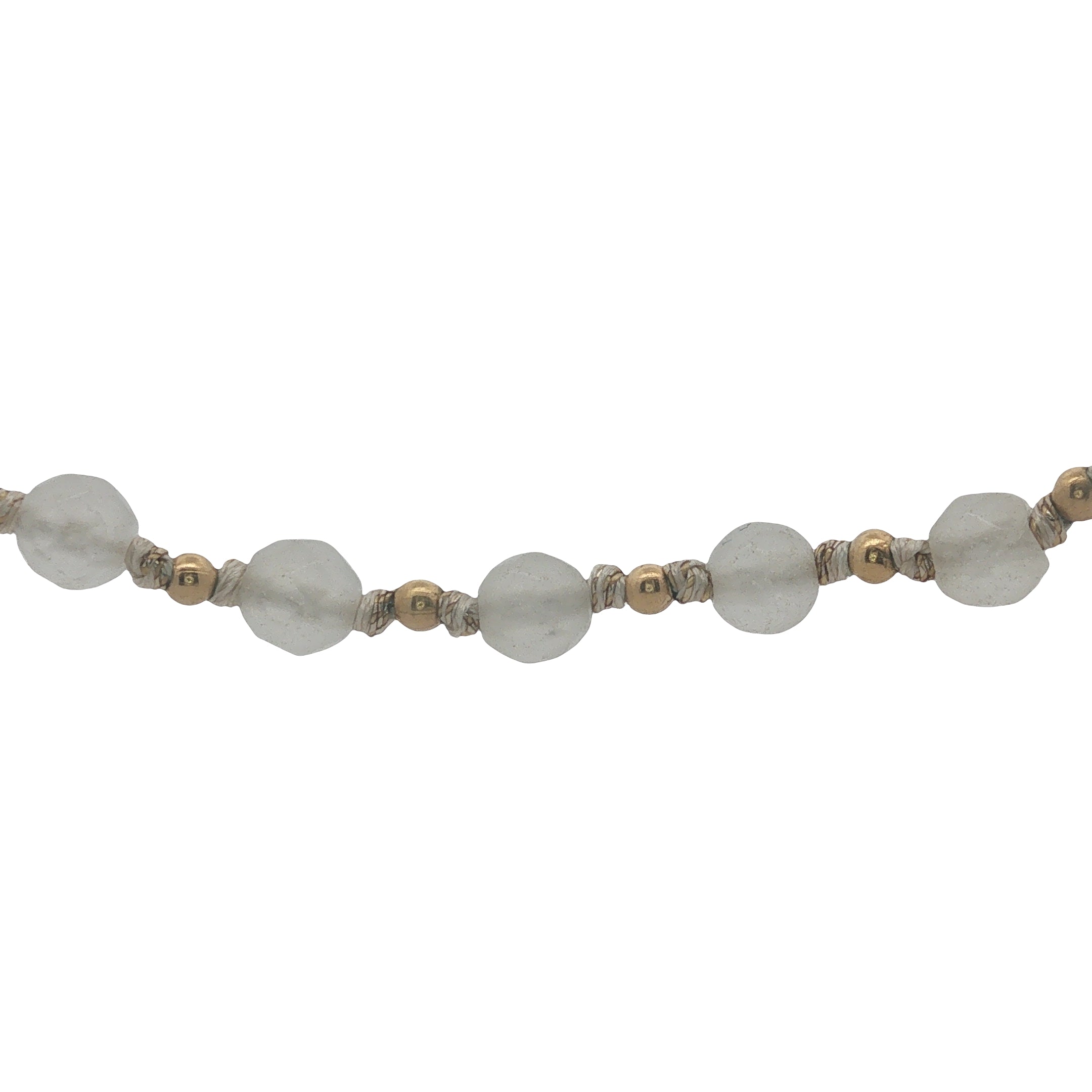 Collier doré perles blanches givrées et perles dorées 42 cm