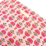 Grande pochette de voyage rose à fleurs fushia