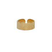 Bague dorée ouverte martelée brossée