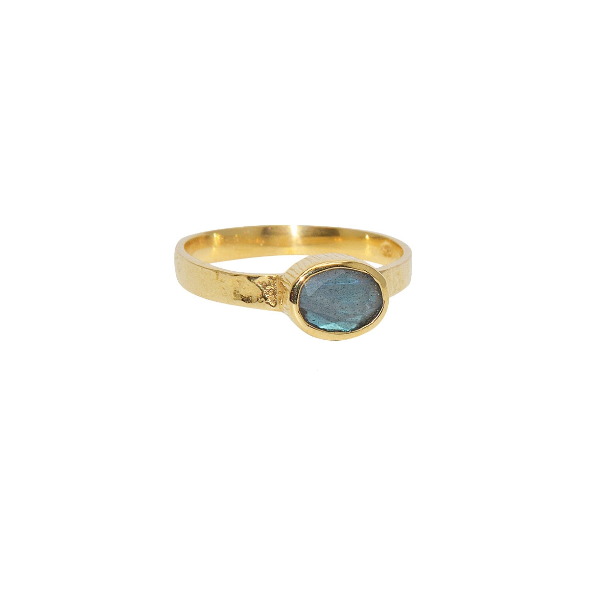 Bague dorée martelée et pierre