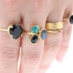 Bague dorée trio de pierres
