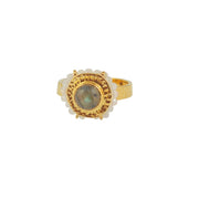 Bague dorée martelée fleur cabochon et petites pierres - 50