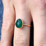 Bague dorée et pierre facettée - 50 / ONYX VERTE